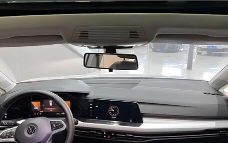 Volkswagen Golf VIII, 2023 год, 2 010 000 рублей, 7 фотография