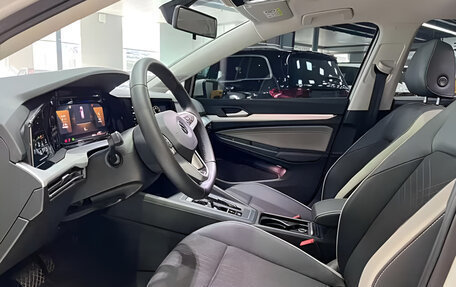 Volkswagen Golf VIII, 2023 год, 2 010 000 рублей, 9 фотография