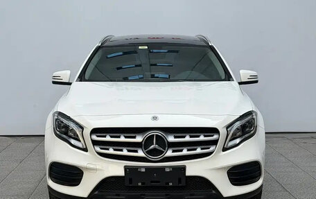 Mercedes-Benz GLA, 2019 год, 1 950 000 рублей, 2 фотография