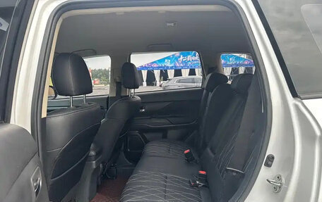 Mitsubishi Outlander III рестайлинг 3, 2022 год, 1 850 001 рублей, 9 фотография
