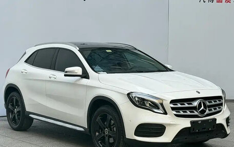 Mercedes-Benz GLA, 2019 год, 1 950 000 рублей, 3 фотография