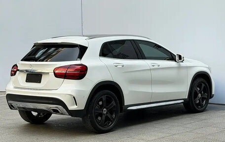 Mercedes-Benz GLA, 2019 год, 1 950 000 рублей, 7 фотография