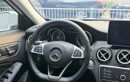 Mercedes-Benz GLA, 2019 год, 1 950 000 рублей, 19 фотография