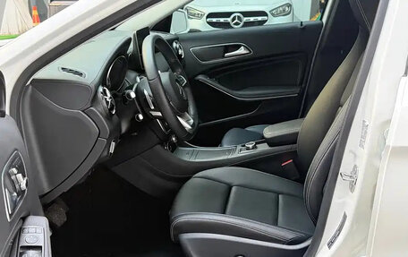 Mercedes-Benz GLA, 2019 год, 1 950 000 рублей, 11 фотография