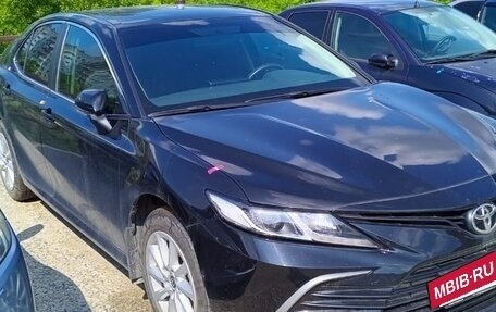 Toyota Camry, 2021 год, 2 626 800 рублей, 2 фотография