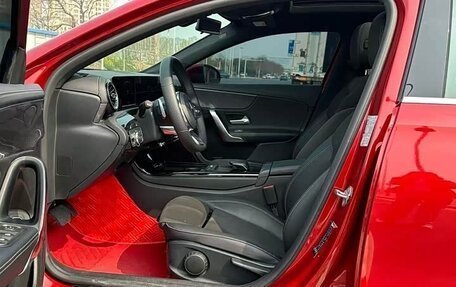 Mercedes-Benz A-Класс, 2019 год, 1 600 008 рублей, 7 фотография