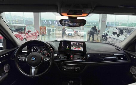 BMW 1 серия, 2021 год, 1 610 000 рублей, 10 фотография