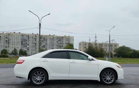 Toyota Camry, 2011 год, 1 650 000 рублей, 2 фотография