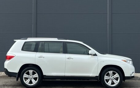 Toyota Highlander III, 2012 год, 1 790 000 рублей, 4 фотография
