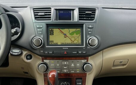 Toyota Highlander III, 2012 год, 1 790 000 рублей, 15 фотография