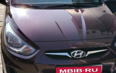 Hyundai Solaris II рестайлинг, 2013 год, 800 000 рублей, 1 фотография