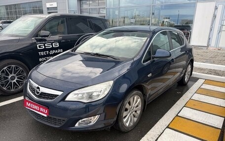 Opel Astra J, 2011 год, 720 000 рублей, 1 фотография