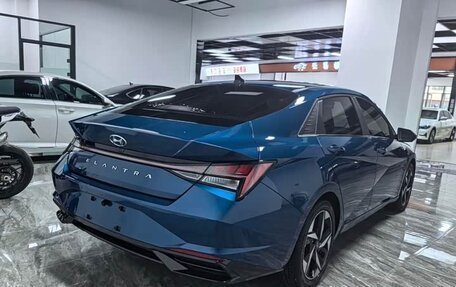 Hyundai Elantra, 2022 год, 1 490 000 рублей, 5 фотография