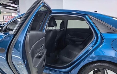 Hyundai Elantra, 2022 год, 1 490 000 рублей, 10 фотография