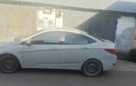 Hyundai Solaris II рестайлинг, 2015 год, 450 000 рублей, 3 фотография