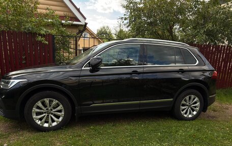 Volkswagen Tiguan II, 2020 год, 3 200 000 рублей, 2 фотография