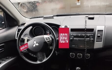 Mitsubishi Outlander III рестайлинг 3, 2012 год, 1 590 000 рублей, 8 фотография