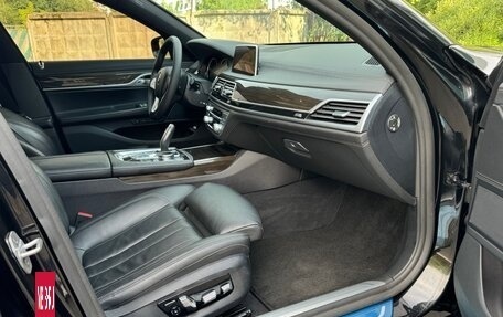 BMW 7 серия, 2018 год, 3 080 000 рублей, 11 фотография