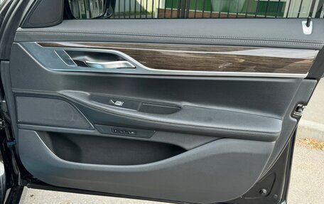 BMW 7 серия, 2018 год, 3 080 000 рублей, 21 фотография