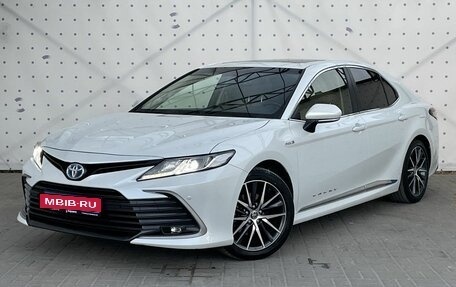 Toyota Camry, 2022 год, 3 050 000 рублей, 1 фотография