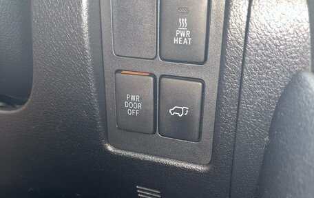 Toyota Land Cruiser 200, 2012 год, 3 320 000 рублей, 14 фотография