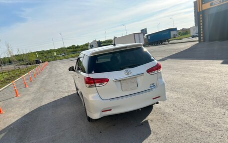 Toyota Wish II, 2011 год, 1 400 000 рублей, 2 фотография