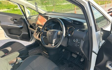 Toyota Wish II, 2011 год, 1 400 000 рублей, 6 фотография