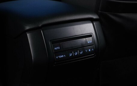 Toyota Land Cruiser Prado 150 рестайлинг 2, 2018 год, 4 712 444 рублей, 12 фотография