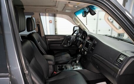 Mitsubishi Pajero IV, 2013 год, 1 799 000 рублей, 15 фотография