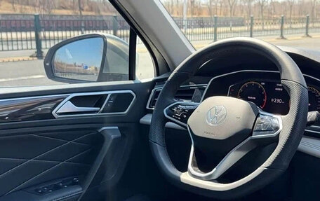 Volkswagen Tiguan II, 2023 год, 2 190 007 рублей, 7 фотография