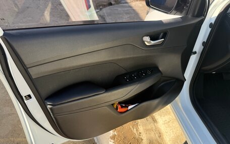 Hyundai Solaris II рестайлинг, 2019 год, 1 600 000 рублей, 14 фотография