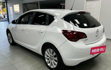 Opel Astra J, 2011 год, 650 000 рублей, 5 фотография