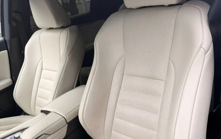 Lexus RX IV рестайлинг, 2019 год, 5 500 000 рублей, 3 фотография