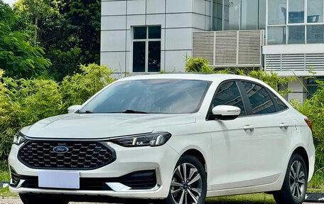 Ford Escort, 2022 год, 999 000 рублей, 1 фотография