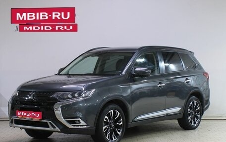 Mitsubishi Outlander III рестайлинг 3, 2021 год, 2 959 000 рублей, 1 фотография