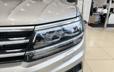 Volkswagen Tiguan II, 2018 год, 2 750 000 рублей, 21 фотография