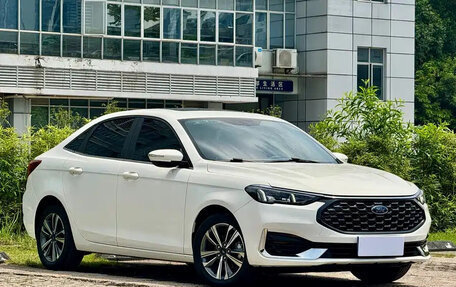 Ford Escort, 2022 год, 999 000 рублей, 3 фотография