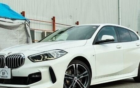 BMW 1 серия, 2022 год, 1 878 000 рублей, 3 фотография