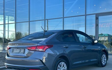Hyundai Solaris II рестайлинг, 2021 год, 1 390 000 рублей, 2 фотография