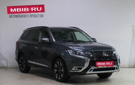 Mitsubishi Outlander III рестайлинг 3, 2021 год, 2 959 000 рублей, 3 фотография