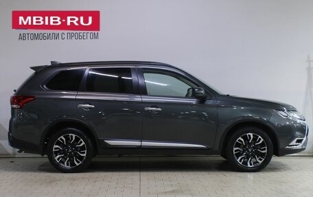 Mitsubishi Outlander III рестайлинг 3, 2021 год, 2 959 000 рублей, 8 фотография