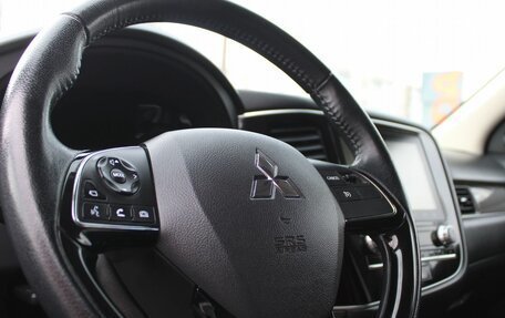 Mitsubishi Outlander III рестайлинг 3, 2021 год, 2 959 000 рублей, 13 фотография