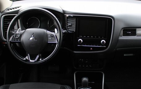 Mitsubishi Outlander III рестайлинг 3, 2021 год, 2 959 000 рублей, 20 фотография