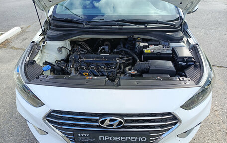 Hyundai Solaris II рестайлинг, 2017 год, 908 000 рублей, 9 фотография