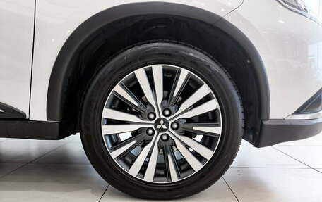 Mitsubishi Outlander III рестайлинг 3, 2020 год, 2 300 000 рублей, 22 фотография