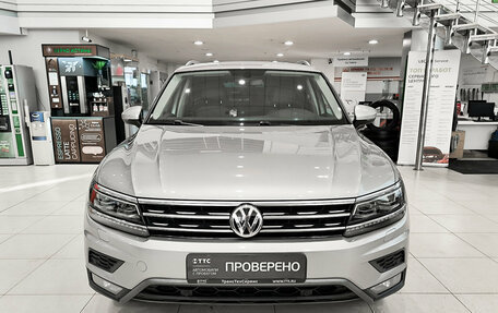 Volkswagen Tiguan II, 2018 год, 2 830 000 рублей, 2 фотография