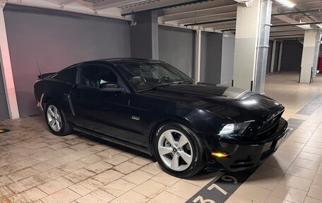 Ford Mustang VI рестайлинг, 2013 год, 2 600 000 рублей, 6 фотография