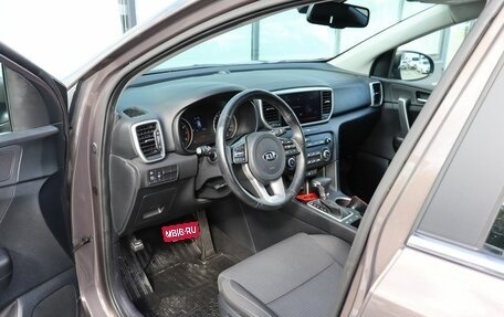 KIA Sportage IV рестайлинг, 2021 год, 2 490 000 рублей, 9 фотография