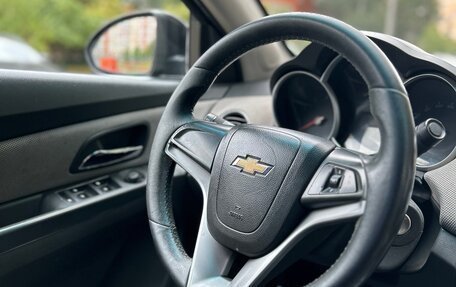 Chevrolet Cruze II, 2010 год, 580 000 рублей, 4 фотография