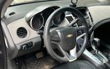 Chevrolet Cruze II, 2010 год, 580 000 рублей, 2 фотография